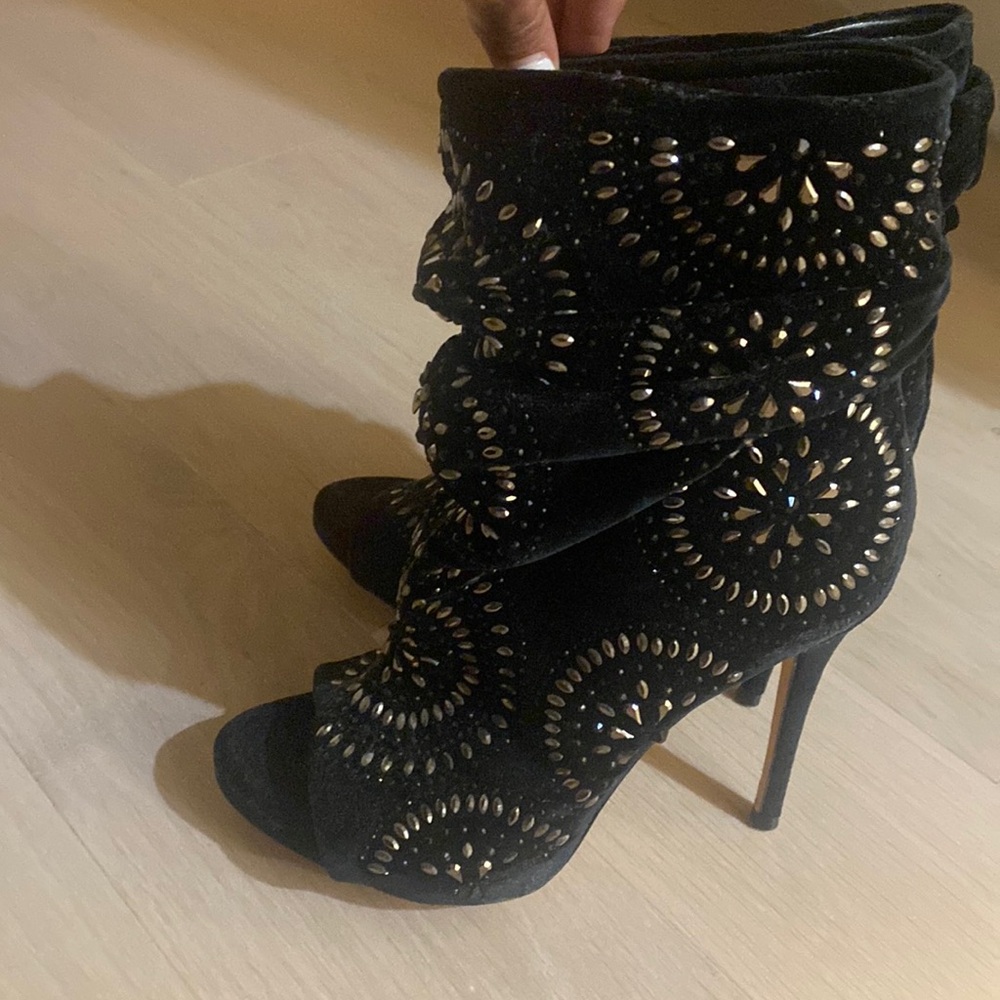 Vince Camuto Imagine booties -never worn, just collecting dust, no box. Size 7 - Picture 3 of 11